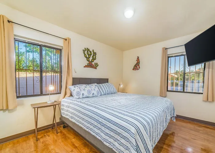 Mins From The Uofa & Downtown 4br 2ba Entire *