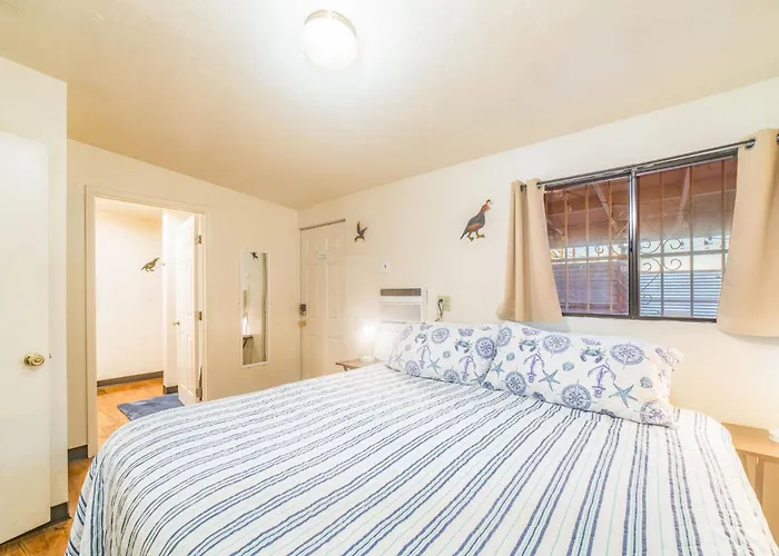Mins From The Uofa & Downtown 4br 2ba Entire