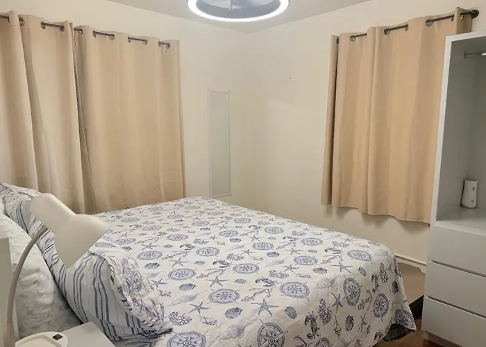 Mins From The Uofa & Downtown 4br 2ba Entire Holiday home *