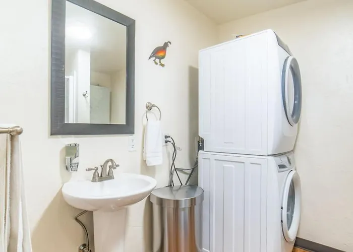 Holiday home Mins From The Uofa & Downtown 4br 2ba Entire