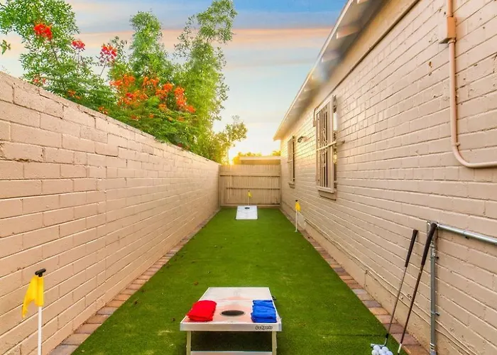 Mins From The Uofa & Downtown 4br 2ba Entire *