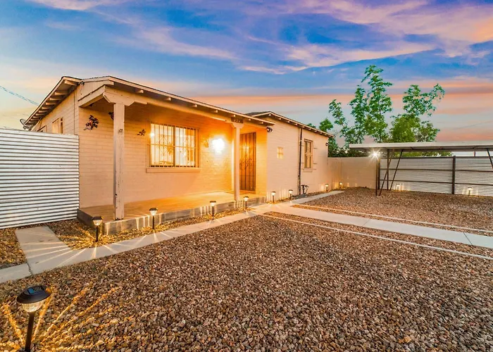Mins From The Uofa & Downtown 4br 2ba Entire