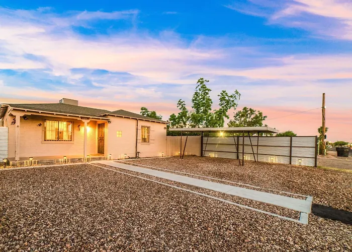 Mins From The Uofa & Downtown 4br 2ba Entire