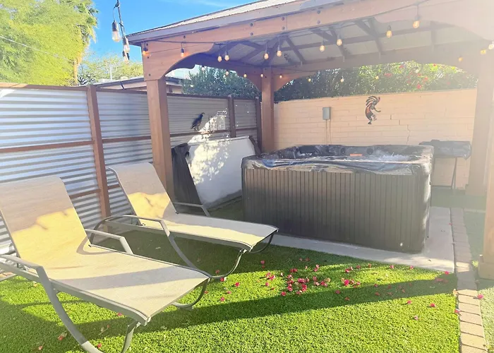 Mins From The Uofa & Downtown 4br 2ba Entire
